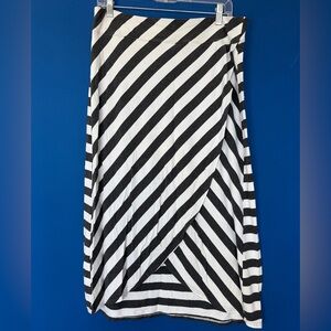 Athleta Dark Gray and White Diagonal Stripe Asymmetrical Skirt